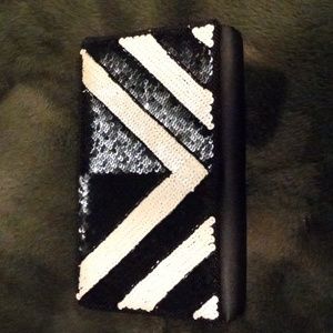 Black & White/Creme small sequins clutch